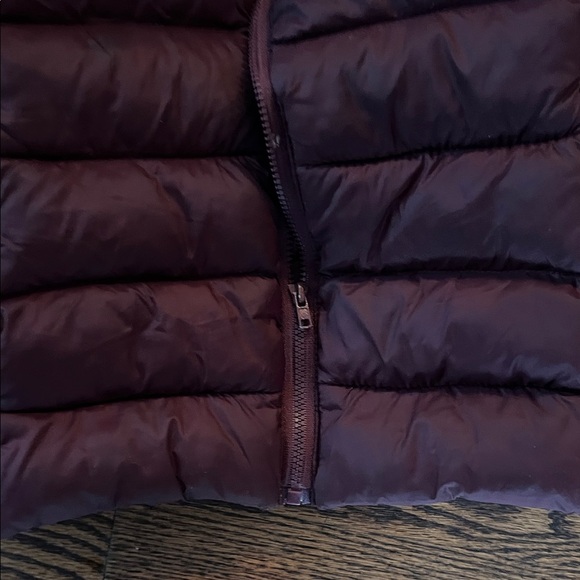 Good🎉condition:  Girls Winter Puffer Jacket - Maroon size 6 - Picture 5 of 5